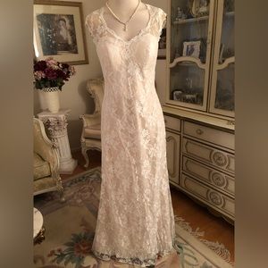Elegant Cream Lace Dress